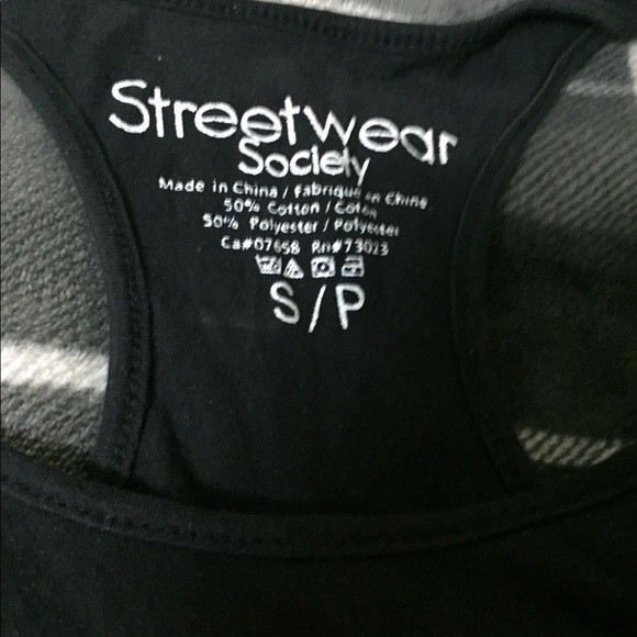 Tank top 🌟 - Picture 2 of 2